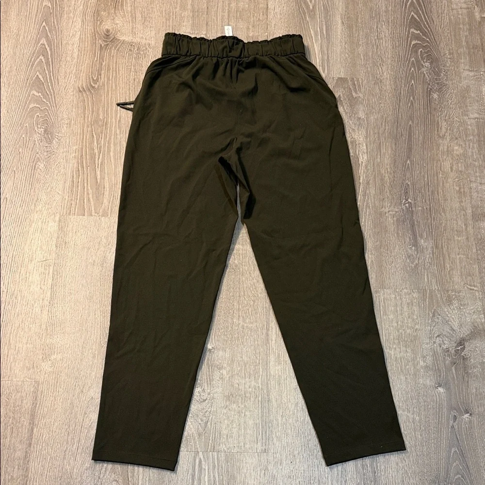 Lululemon pants size 6 dark olive NWOT